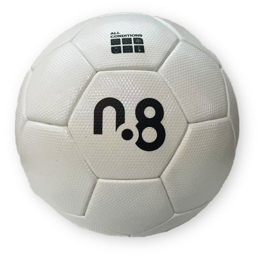 N.8 KLASSIEKE VOETBALPROFESSIONAL
